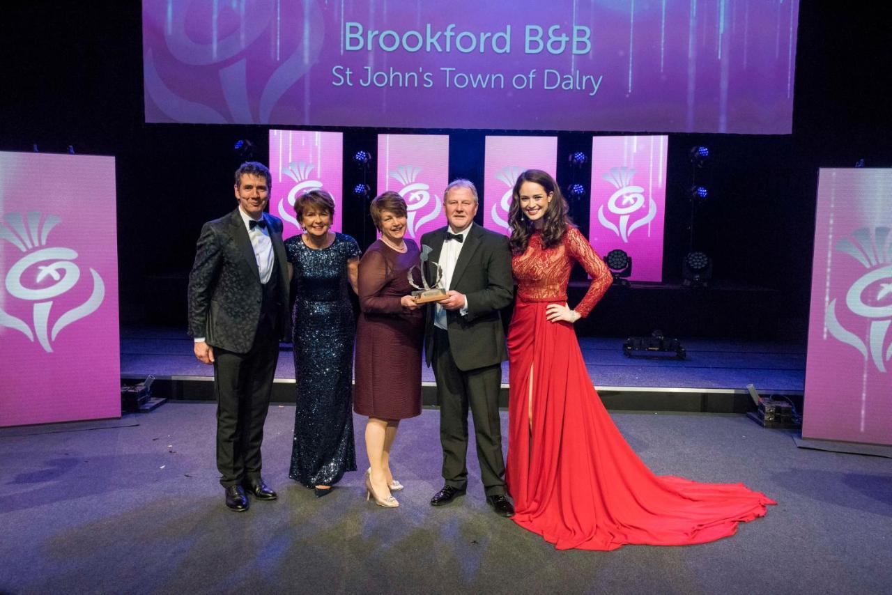 Brookford B&B Dalry  외부 사진